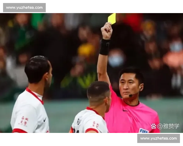 马宁世俱杯强硬执法:阻止违规换人引发教练组围堵 马宁世俱杯强硬执法:阻止违规换人引发教练组围堵