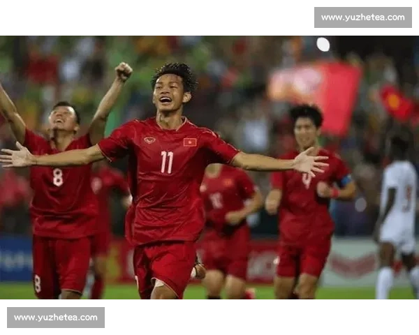 淮安南京德比现争议铲球！激烈对抗下险酿乌龙